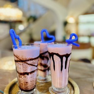 شیک توت‌فرنگی نوتلا